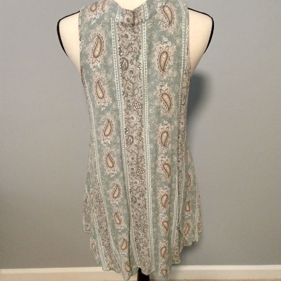 Deep V-Neck Blouse - Picture 4 of 8